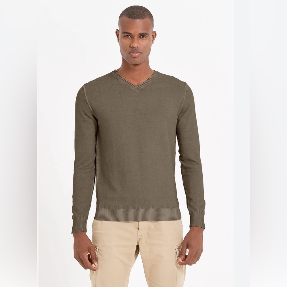 Roundtree and York men’s size‎ large cable knit V-neck sweater
